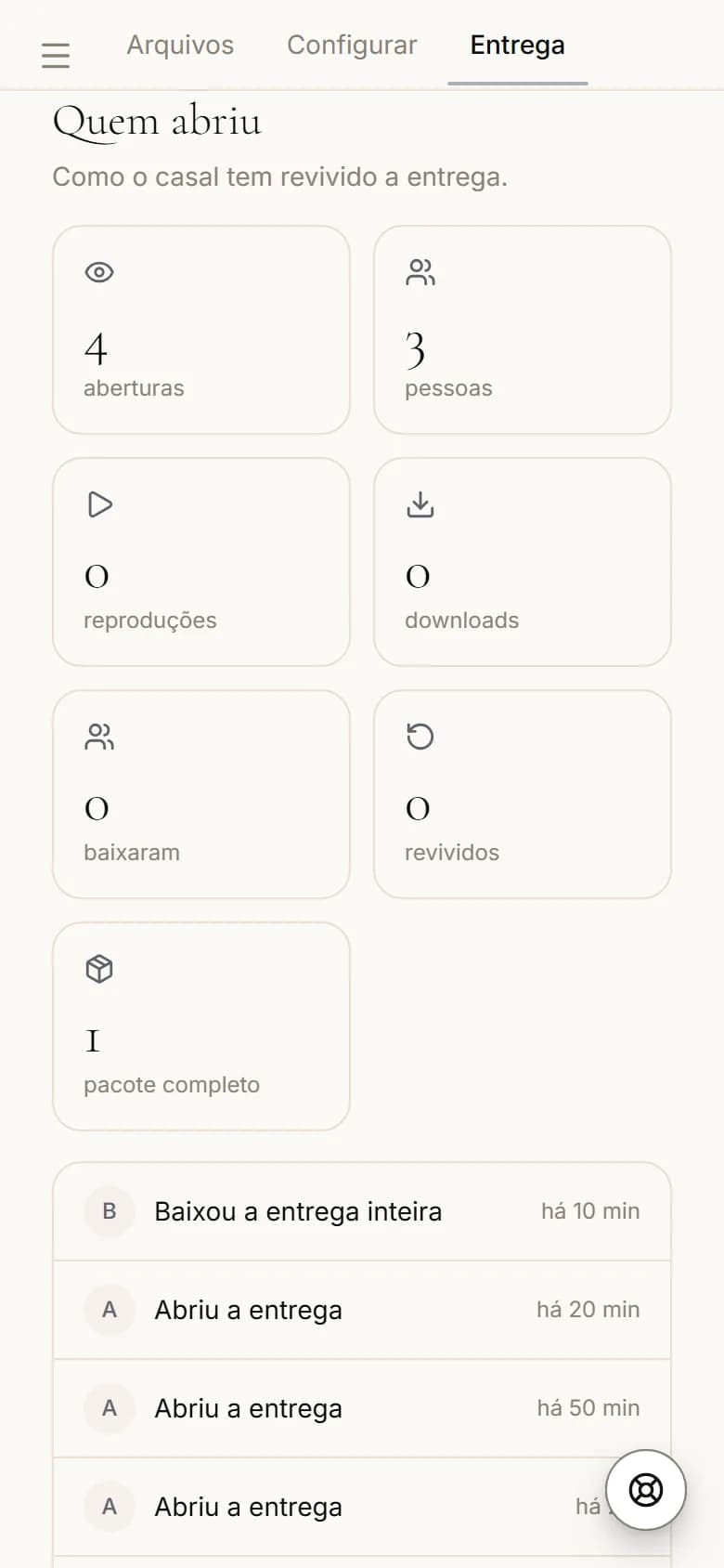 Painel do estúdio no celular mostrando quem abriu a entrega e quem baixou